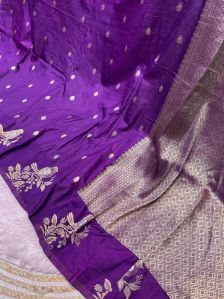 Pure Russian Dola Silk Saree With Rich Zari Pallu