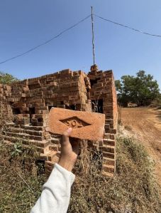 501 Red Brick