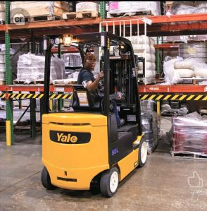 Yale fork lift