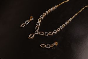 Art No. 310 Short Diamond Necklace Set