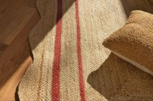 Plain Scalloped Red Border Jute Rug