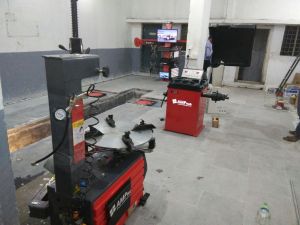 Wheel Balancer Machine