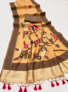 Ladies Munga Silk Saree