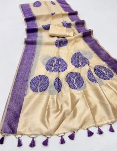 Ladies Munga Silk Saree