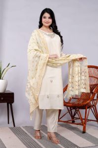 Ladies Off White Kurti Pant Set