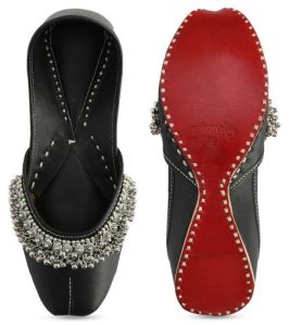 Ladies Black Premium Jewel Jutti