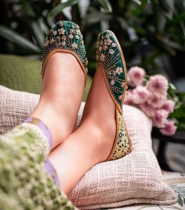 Ladies Stylish Mojari