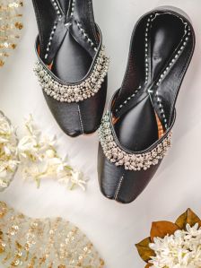 Ladies Black Premium Jewel Jutti