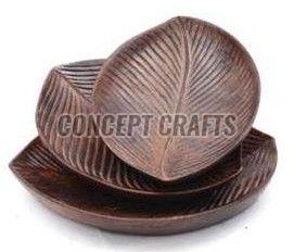 Leaf Design Brown Serving Wooden Platter Set