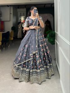 Prapti\'s Premium Traditional Lehenga Choli