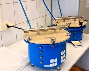Pressure Plate Testing Apparatus
