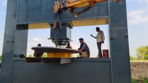 Dish End Hydraulic Press Machine
