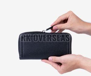 Ladies Plain Black Rectangular Leather Wallet