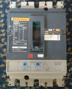 MERLIN GERIN SCHNEIDER USED MCCB