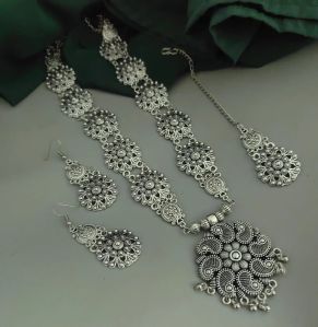 Women Ethnic Oxidised Necklace Earrings Mangtika Set