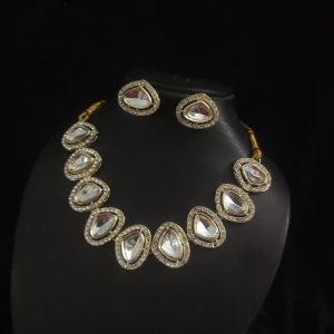 Women Traditional Kundan Choker Necklace Set