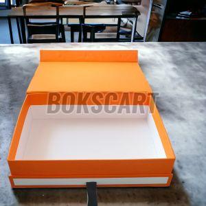White Magnetic Rigid Box