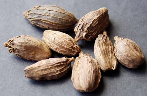 Dry Black Cardamom
