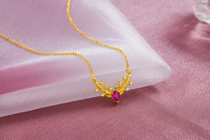 Ladies Regal Blossom Gold Plated Pendant With Chain