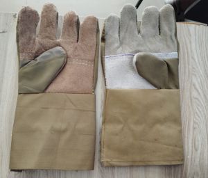 Jeans With Leather Hand Glove
