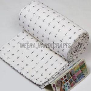 Double Bed Plain White Cotton Quilt