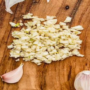 A Grade Dehydrated Chopped Garlic