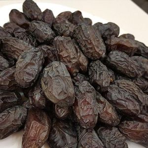 Select Grade Semi Dried Pitted Sayer Dates