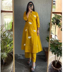 Ladies Elephant Embroidery Cotton Kurti With Pants Set