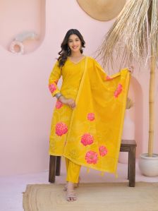 Ladies Cotton Floral Printed Kurta Pant &AMP; Dupatta Set