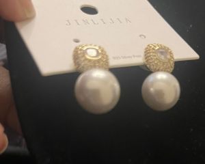 Ladies White Pearl Earrings