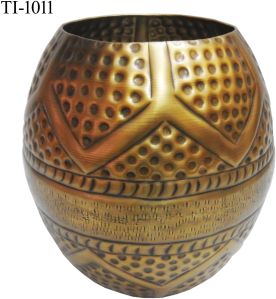 TI-101 Iron Flower Vases