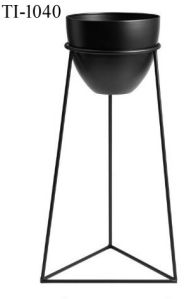 TI-1040 Iron Flower Vase
