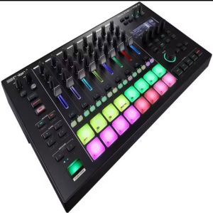 Roland MC-707 Groovebox