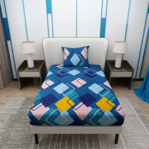 Printed Square Design Bedsheet With Pillow Covers