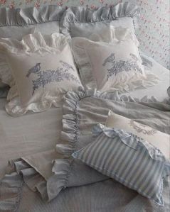 6 Pcs Ruffled Edge Quilted Bedding Set