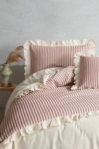 6 Pcs Ruffled Edge Quilted Bedding Set