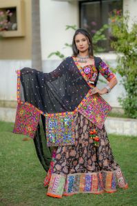 Women\'s Designer Embroidered Garba Lehenga