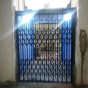 Iron Center Opening Passenger Elevator Collapsible Door