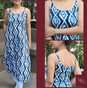 Ladies Blue Print Spagheti Strap Long Kurti
