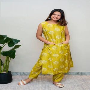 Ladies Yellow Viscose Rayon Kurta And Pant Set