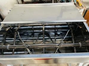 Double Helical Ribbon Blender