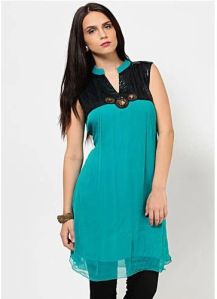 Ladies Sleeveless Chiffon Kurti