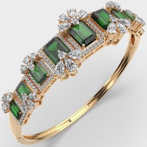 Yellow Gold Lab Grown Diamond With Emerald Bracelet