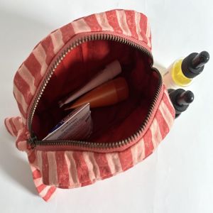 Pink &AMP; Red Classic Quilted Pouch