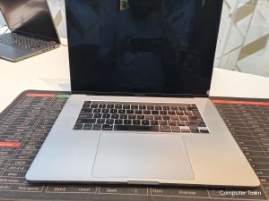 Apple MACBOOK PRO