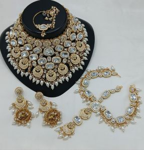 Stylish Kundan Choker Traditional Bridal Necklace Jewellery
