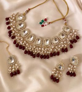 Trendy Gold Plated Kundan Choker Set With Maangtikka