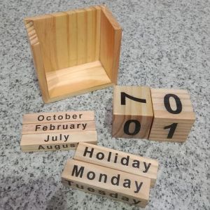 Wooden Desk Calendar