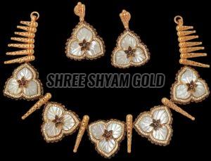Elegant Traditional Gold Necklace Set