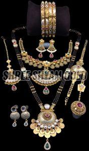 Handcrafted Rajasthani Gold Bridal Jewelry Set